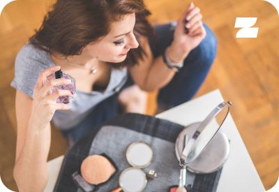 Aplikujte parfum ako profesionál: Triky pre dokonalú vôňu