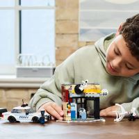 LEGO® Marvel 76311 Spider-Verse: Miles Morales vs. Škvrna (1)