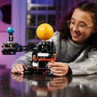LEGO® Technic 42179 Planéta Zem a Mesiac na obežnej dráhe (1)
