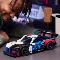 LEGO® Technic 42226 Pretekárske auto BMW M4 GT3 EVO (3)