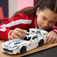 LEGO® Technic 42234 Športové auto Dodge Viper GTS-R (2)