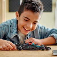 LEGO® Speed Champions 77244 Pretekárske auto Mercedes-AMG F1® W15 (4)