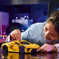LEGO® Technic 42205 Chevrolet Corvette Stingray (2)